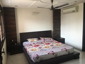 Bedroom in 2 BHK Builder Floor at Unitech South City 1, South City 1 – for Rent