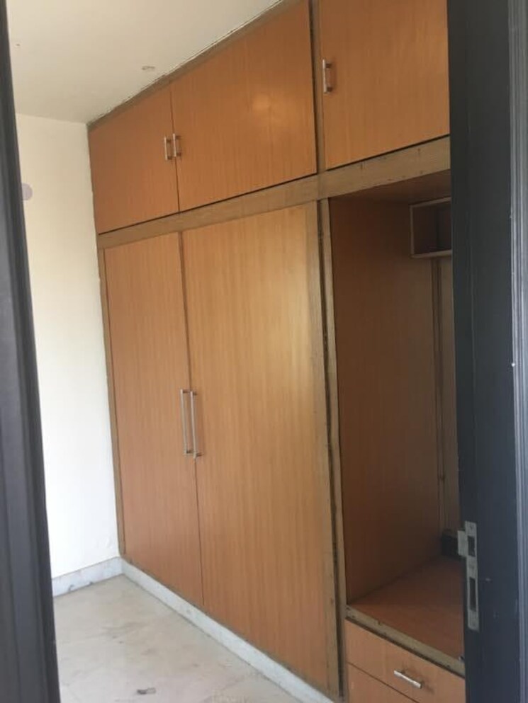 Bathroom, unitech-south-city-1 2 Bedroom 1500 Sq.Ft. Builder Floor In South City 1 Gurgaon 9405151