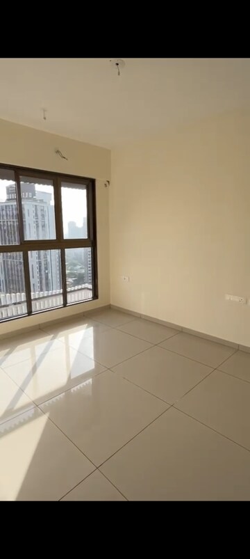Room in 2 BHK Apartment at Chandak 34 Park Estate, Goregaon West – for Rent