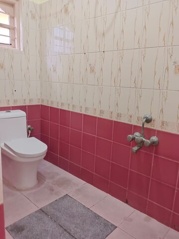 Bathroom in 3 BHK Builder Floor at Ejipura – for Rent