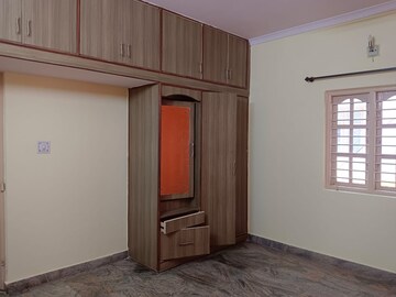 Room in 3 BHK Builder Floor at Ejipura – for Rent