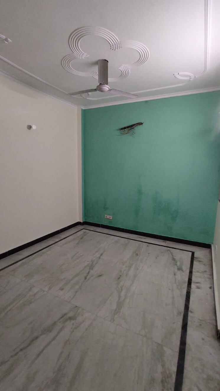 Room, rajpur khurd extension 2 Bedroom 720 Sq.Ft. Builder Floor In Rajpur Khurd Extension Delhi 9405175