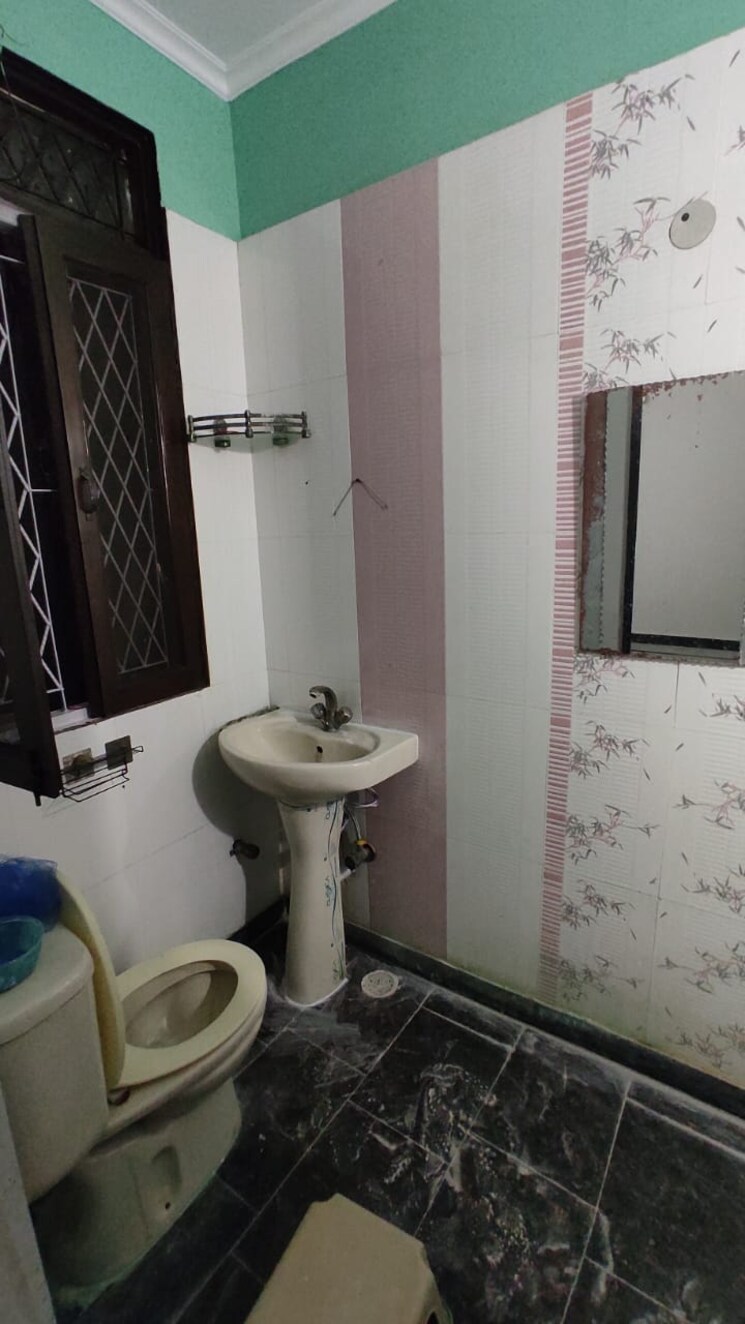 Bathroom, rajpur khurd extension 2 Bedroom 720 Sq.Ft. Builder Floor In Rajpur Khurd Extension Delhi 9405175