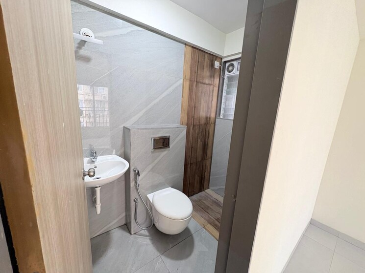 Bathroom, suvasya-swastik-onyx 2 Bedroom 570 Sq.Ft. Apartment In Tagore Nagar Mumbai 9405169