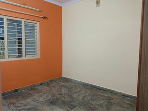 Room in 1 BHK Builder Floor at Ejipura – for Rent