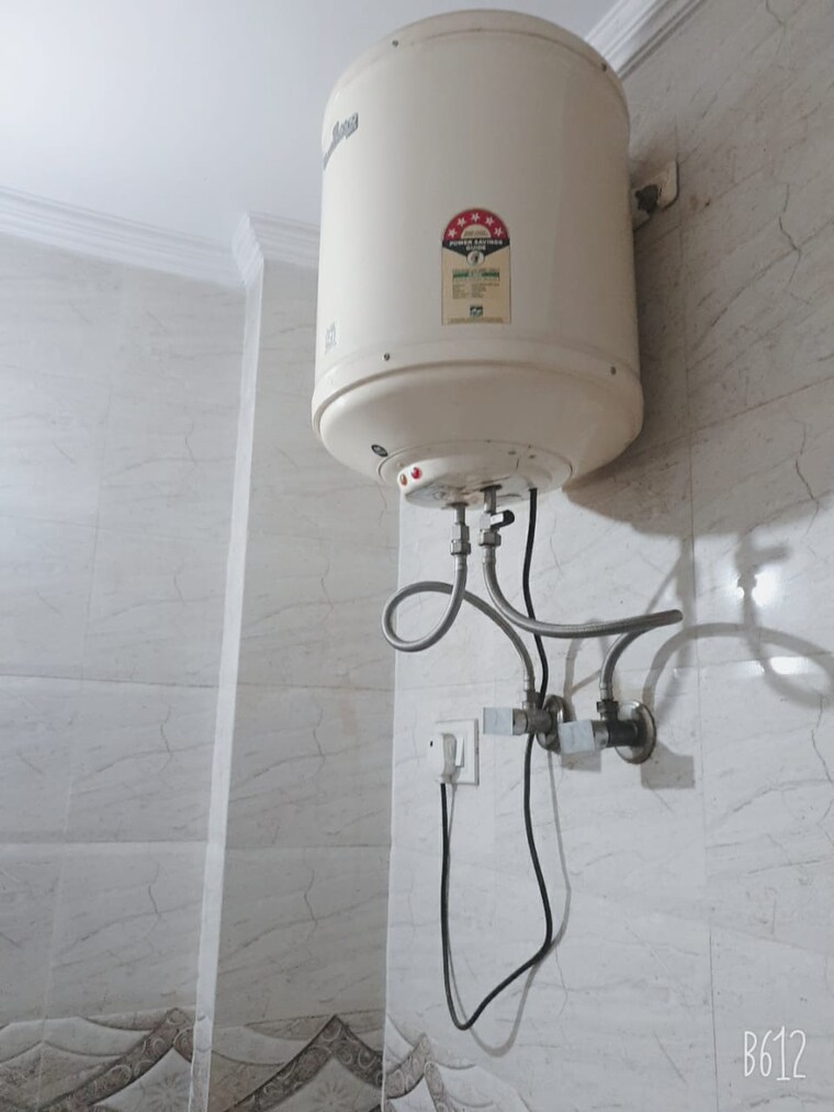 Bathroom, khirki extension 2 Bedroom 800 Sq.Ft. Apartment In Khirki Extension Delhi 9405180