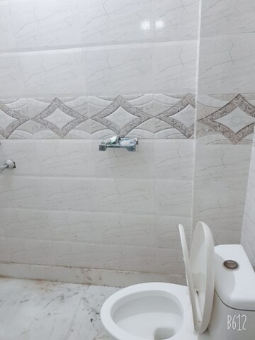 Bathroom in 2 BHK Apartment at Khirki Extension – for Rent