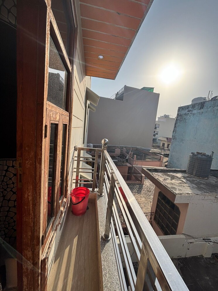 Balcony, sector 38 2 Bedroom 100 Sq.Yd. Builder Floor In Sector 38 Gurgaon 9405186
