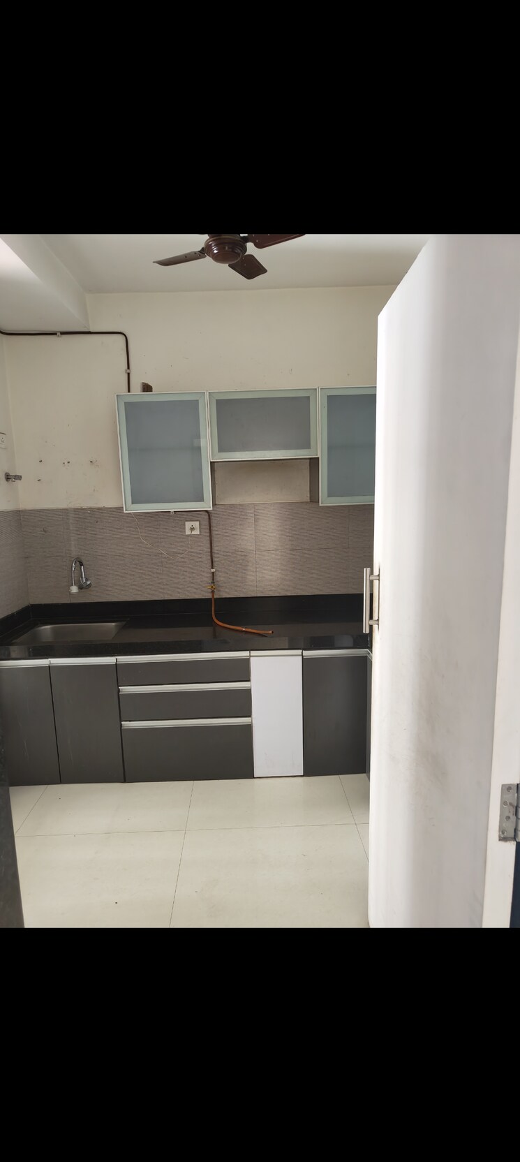 Kitchen, oberoi-realty-gardens 3 Bedroom 1295 Sq.Ft. Apartment In Kandivali East Mumbai 9405179