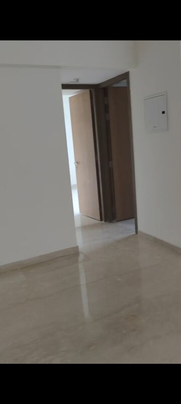 2 BHK Apartment For Rent in Lodha Woods, Kandivali East
