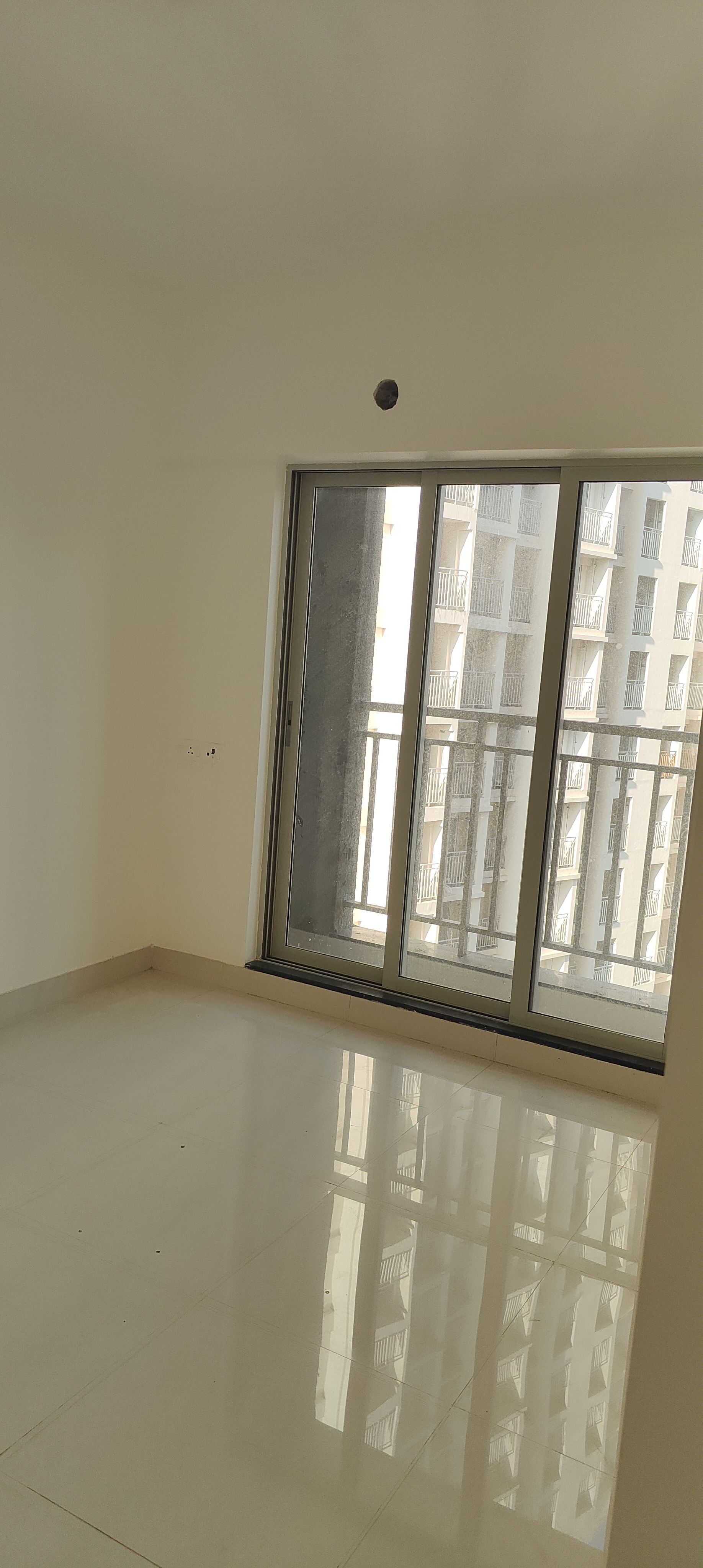 2 BHK Apartment For Sale in Ashar Metro Towers