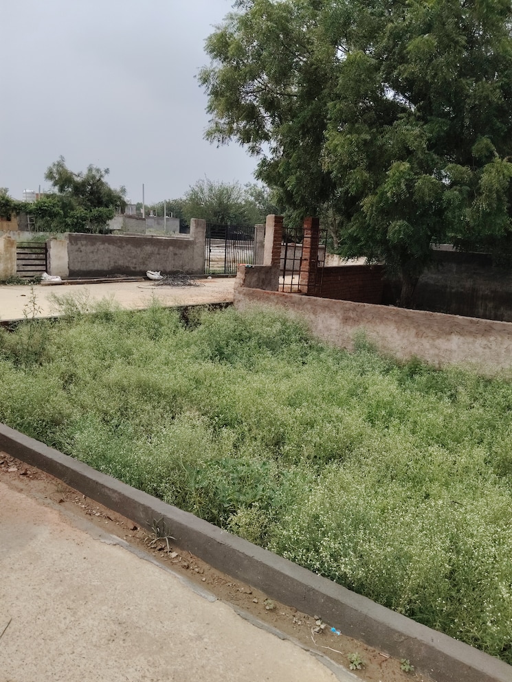 undefined, sector 16b greater noida  80 Sq.Yd. Plot In Sector 16b Greater Noida Greater Noida 9405215