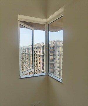 Room in 1 BHK Apartment at Godrej Nest Kandivali, Kandivali East – for Rent