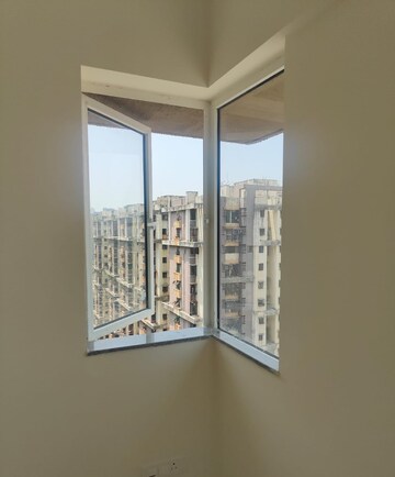 Room in 1 BHK Apartment at Godrej Nest Kandivali, Kandivali East – for Rent