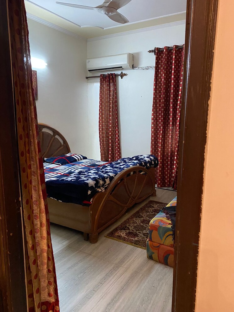 Bedroom, sainik colony 3 Bedroom 2970 Sq.Ft. Builder Floor In Sainik Colony Faridabad 9405233