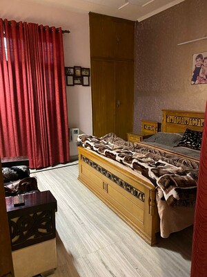 3 BHK Builder Floor For Sale in Sainik Colony