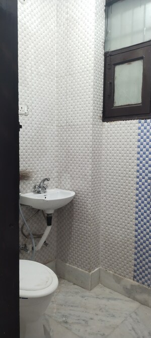 Bathroom in 2 BHK Builder Floor at Mayur Vihar Phase 1 – for Rent