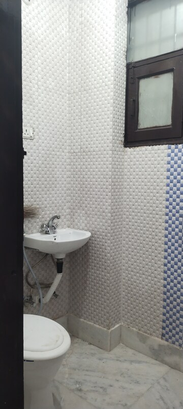 Bathroom in 2 BHK Builder Floor at Mayur Vihar Phase 1 – for Rent