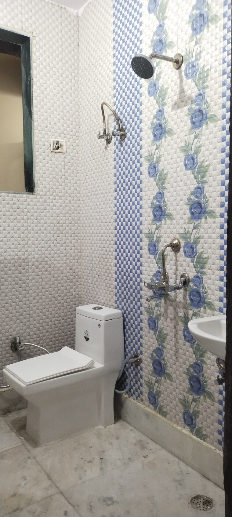 Bathroom, mayur vihar phase 1 2 Bedroom 750 Sq.Ft. Builder Floor In Mayur Vihar Phase 1 Delhi 9405238