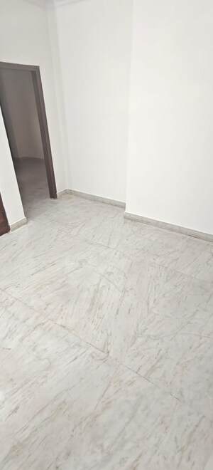 Room in 2 BHK Builder Floor at RWA Residential Society Sector 46, Sector 46 – for Rent