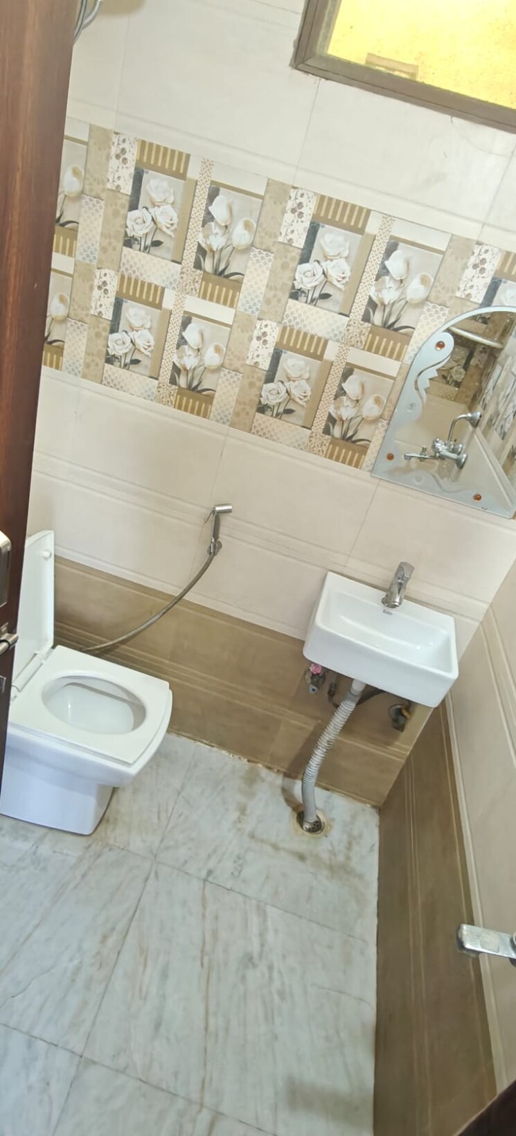 Bathroom, rwa-residential-society-sector-46 2 Bedroom 104 Sq.Yd. Builder Floor In Sector 46 Gurgaon 9405234