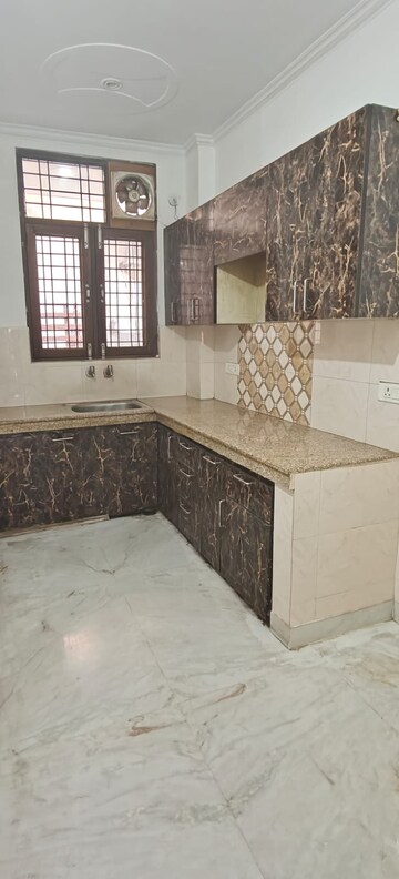 Kitchen in 2 BHK Builder Floor at RWA Residential Society Sector 46, Sector 46 – for Rent