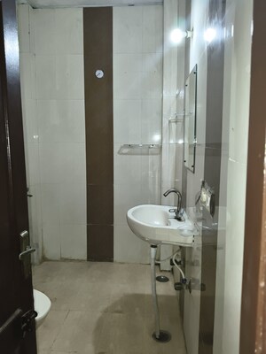 2 BHK Villa For Rent in RWA Apartments Sector 122, Sector 122