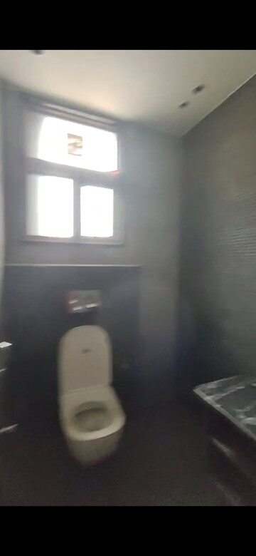 Master Bedroom in 3 BHK Builder Floor at Puri PP City Centre, Pitampura – for Rent