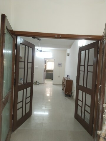 Building Lobby in 3 BHK Apartment at Sarita Vihar Pocket-G RWA, Sarita Vihar – for Rent