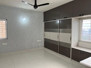 Room in 2 BHK Apartment at Prestige High Fields, Gachibowli – for Rent