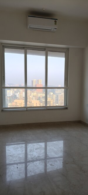 Room in 3 BHK Apartment at Kalpataru Radiance, Goregaon West – for Rent