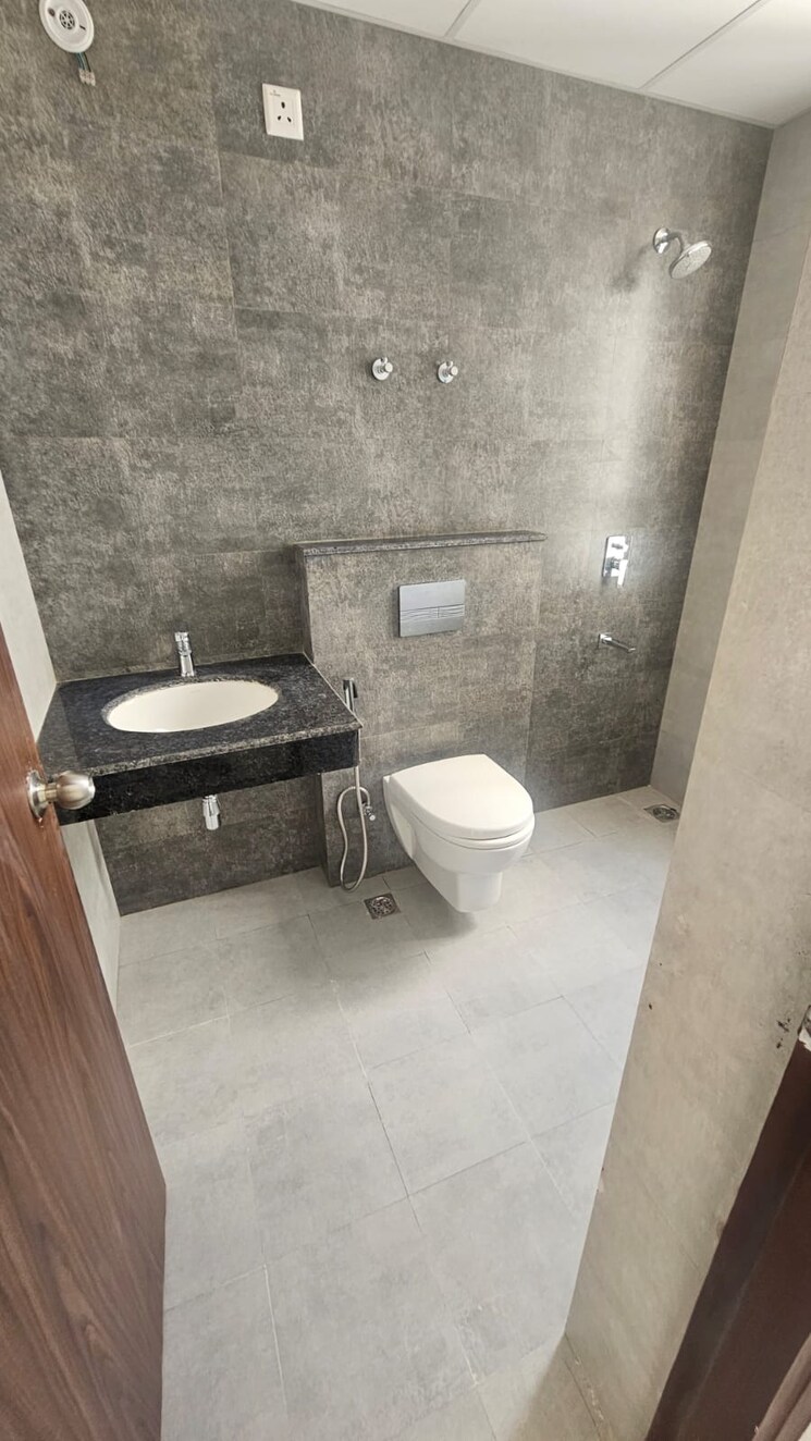 Bathroom, hero-homes-gurgaon 2 Bedroom 1150 Sq.Ft. Apartment In Sector 104 Gurgaon 9405261