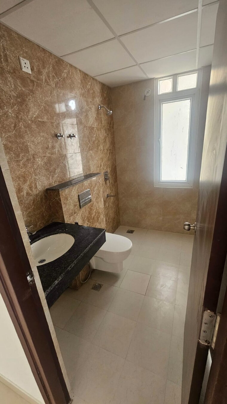 Bathroom, hero-homes-gurgaon 2 Bedroom 1150 Sq.Ft. Apartment In Sector 104 Gurgaon 9405261