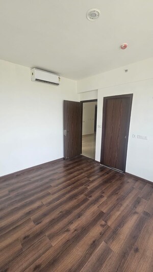 Room in 2 BHK Apartment at Hero Homes Gurgaon, Sector 104 – for Rent