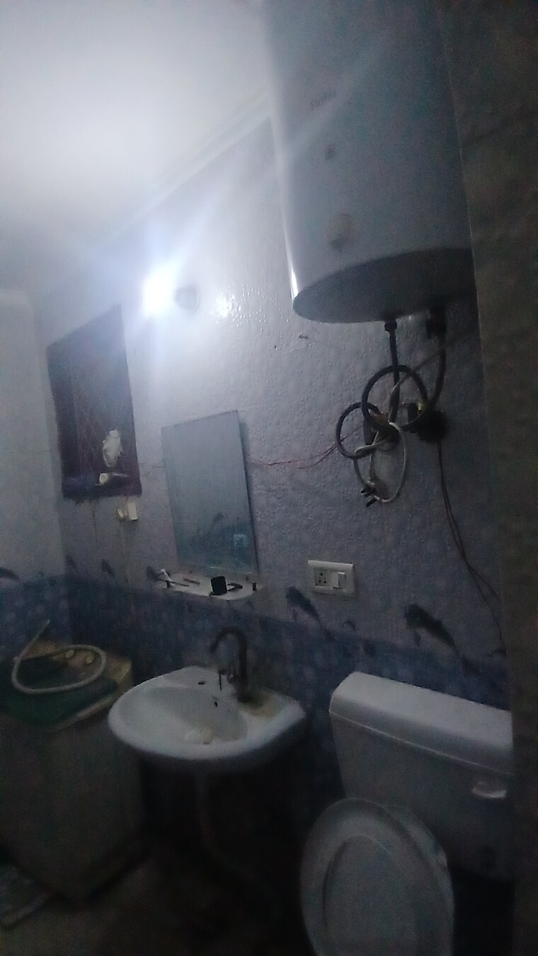 Bathroom, neelkanth-apartments-noida 2 Bedroom 1400 Sq.Ft. Apartment In Sector 62 Noida 9405279