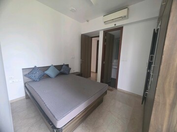 Room in 2 BHK Apartment at Lodha The Park, Worli – for Rent