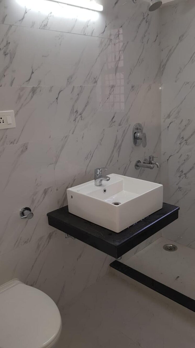 Bathroom, vasant kunj 2 Bedroom 1350 Sq.Ft. Apartment In Vasant Kunj Delhi 9405282