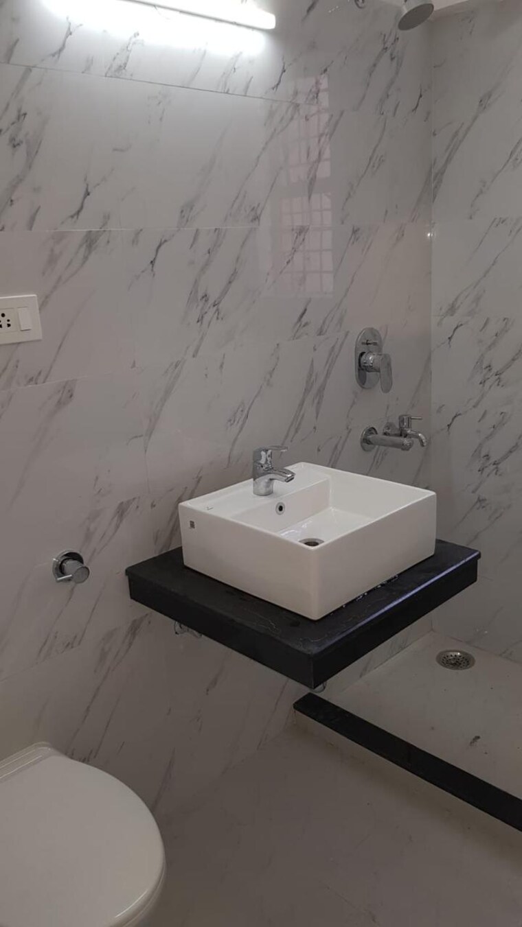 Bathroom, vasant kunj 2 Bedroom 1350 Sq.Ft. Apartment In Vasant Kunj Delhi 9405282