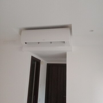 Furnished Amenities in 1 BHK Apartment at Hiranandani Regent Hill, Powai – for Sale