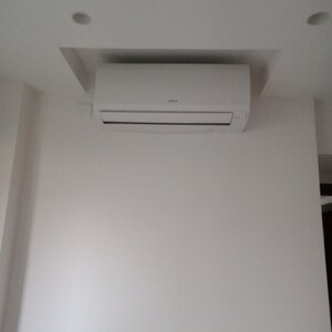 Room in 1 BHK Apartment at Hiranandani Regent Hill, Powai – for Sale