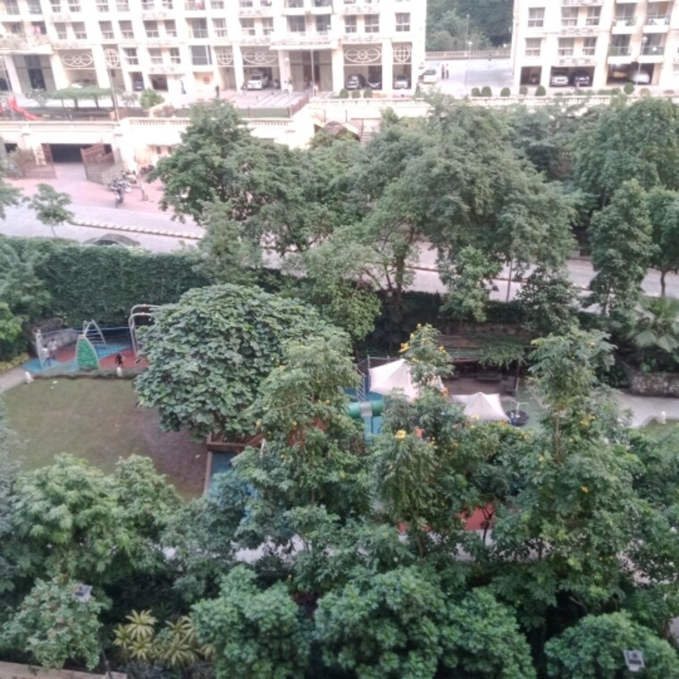 Garden, hiranandani-regent-hill 1 Bedroom 379 Sq.Ft. Apartment In Powai Mumbai 9405298