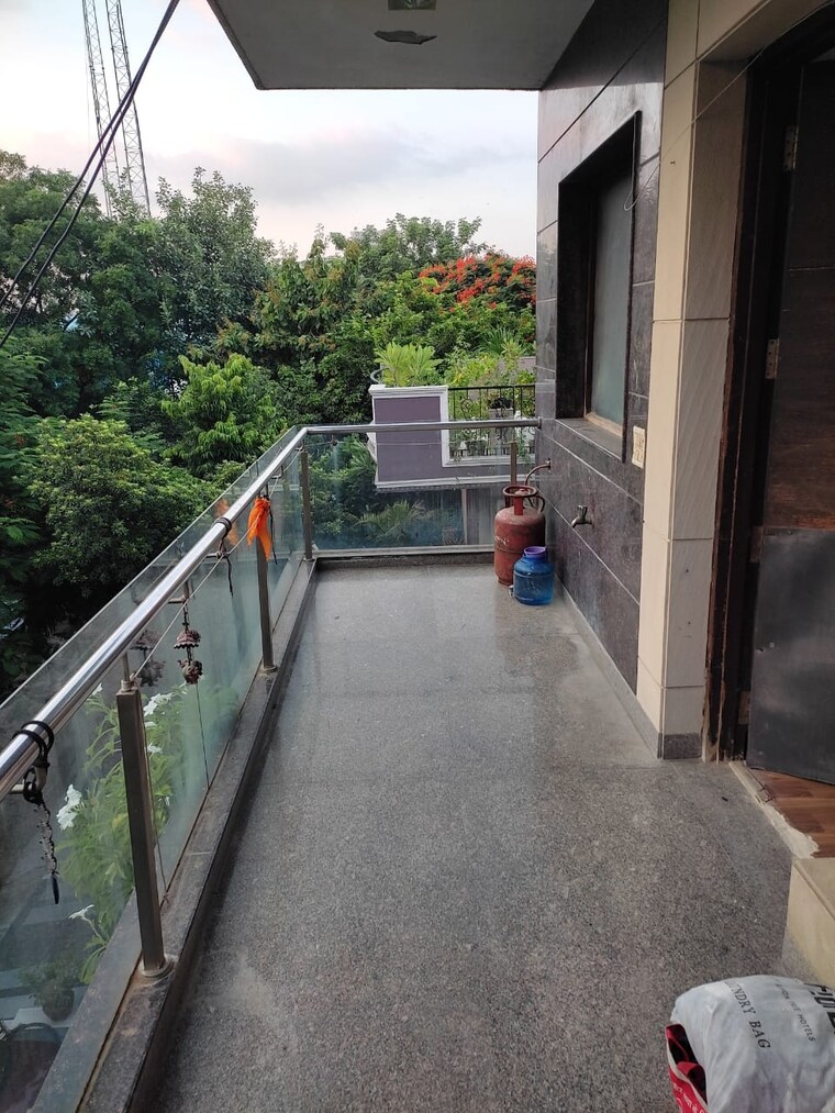 Balcony, palam-vihar-residents-association 3 Bedroom 204 Sq.Yd. Builder Floor In Palam Vihar Gurgaon 9405290