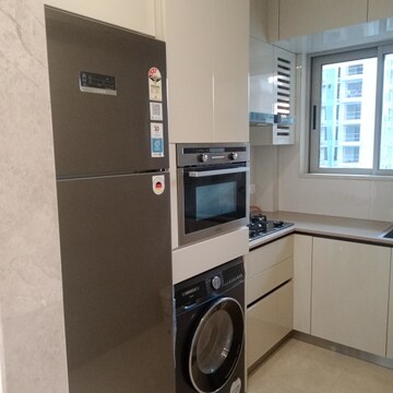 Furnished Amenities in 1 BHK Apartment at Hiranandani Highland, Powai – for Rent