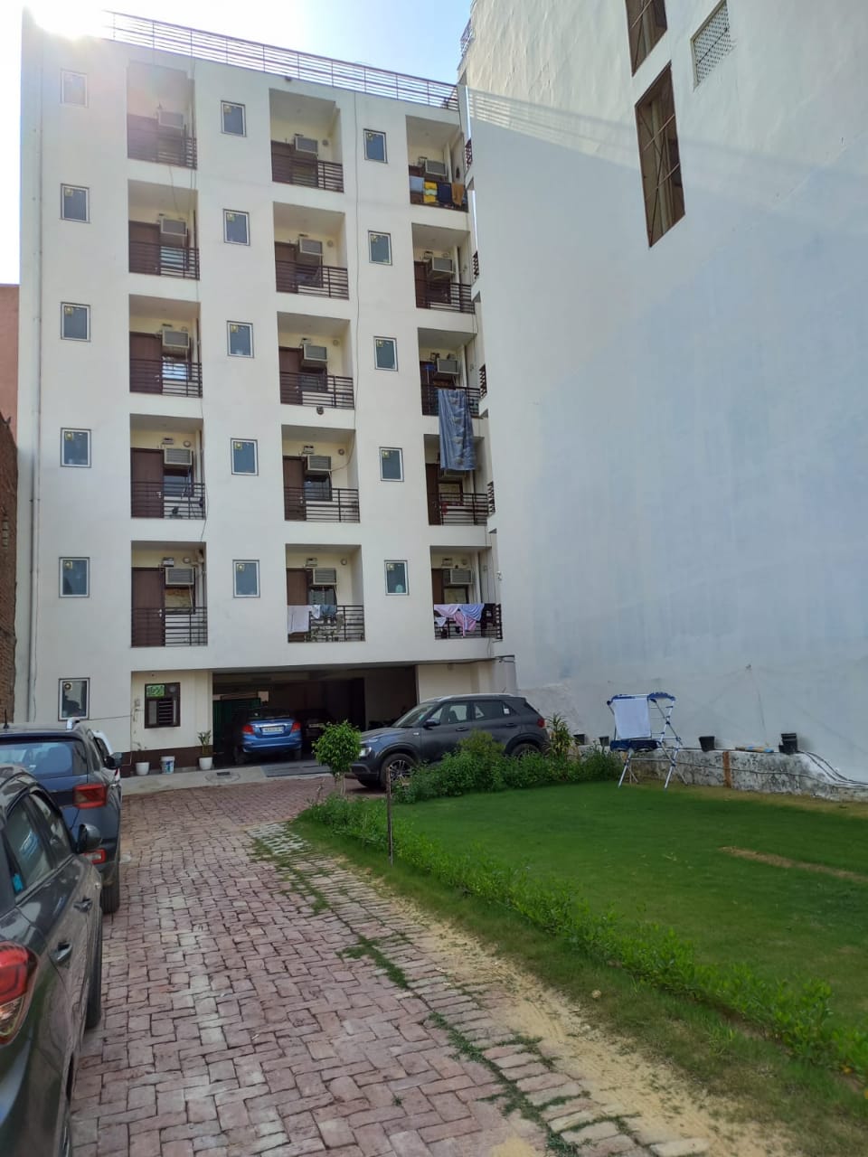 StudioBuilder Floor For Rent in D Block 