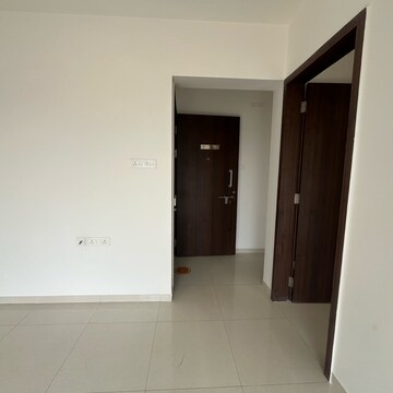 Room in 3 BHK Apartment at Yashada Splendid Courtyard, Madhav Nagar – for Rent