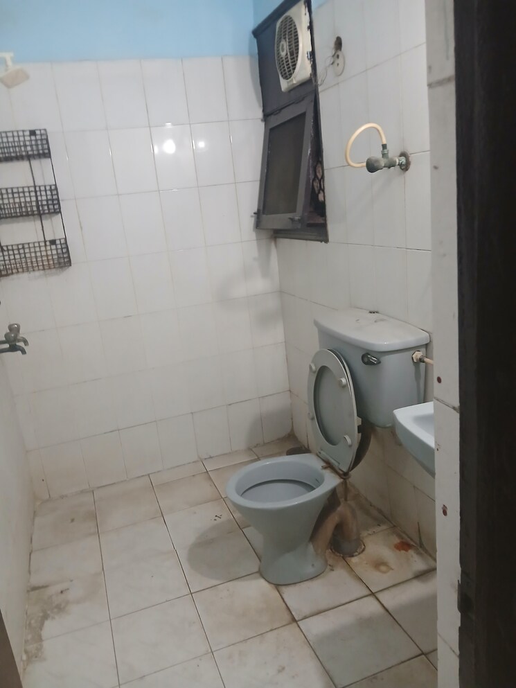 Bathroom, telecom-city 2 Bedroom 1200 Sq.Ft. Apartment In Sector 62 Noida 9405314