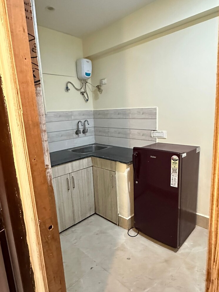 Kitchen, sector 31 Studio 633 Sq.Ft. Builder Floor In Sector 31 Gurgaon 9405316