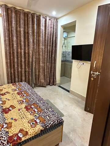 Bedroom in Studio Builder Floor at Sector 31 – for Rent