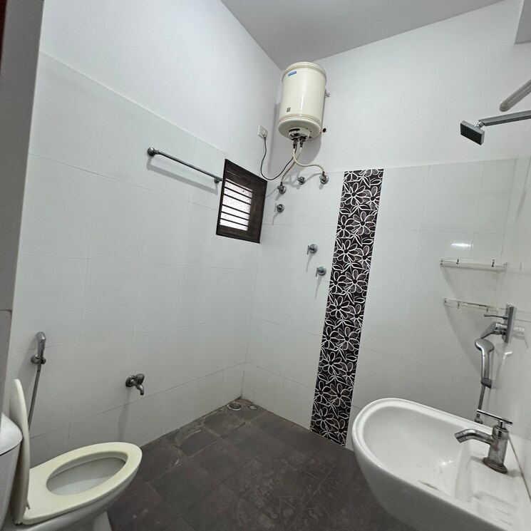 Bathroom, padmanabha nagar 3 Bedroom 2100 Sq.Ft. Independent House In Padmanabha Nagar Bangalore 9405329