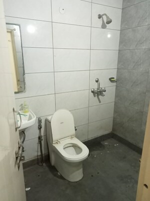 Bathroom in 2 BHK Builder Floor at Sector 40 – for Rent